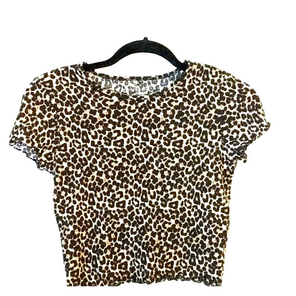 😸 Cheetah print crop top